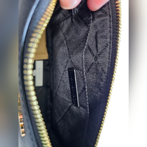 Michael Kors Black Leather Jet Set Travel Crossbody, NEW With Tags! - Picture 8 of 12